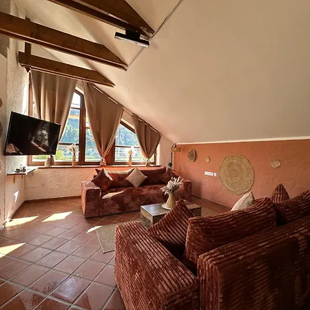 Honor-penthouse Apartment